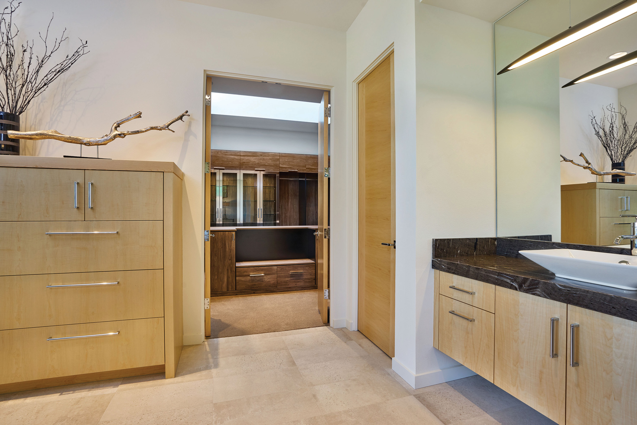 LDI_StileLine White Maple Double Stile Bathroom - CA: Alliance Door Products