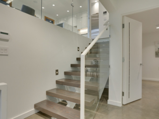 LDI-VanAir PDX Zero stairs