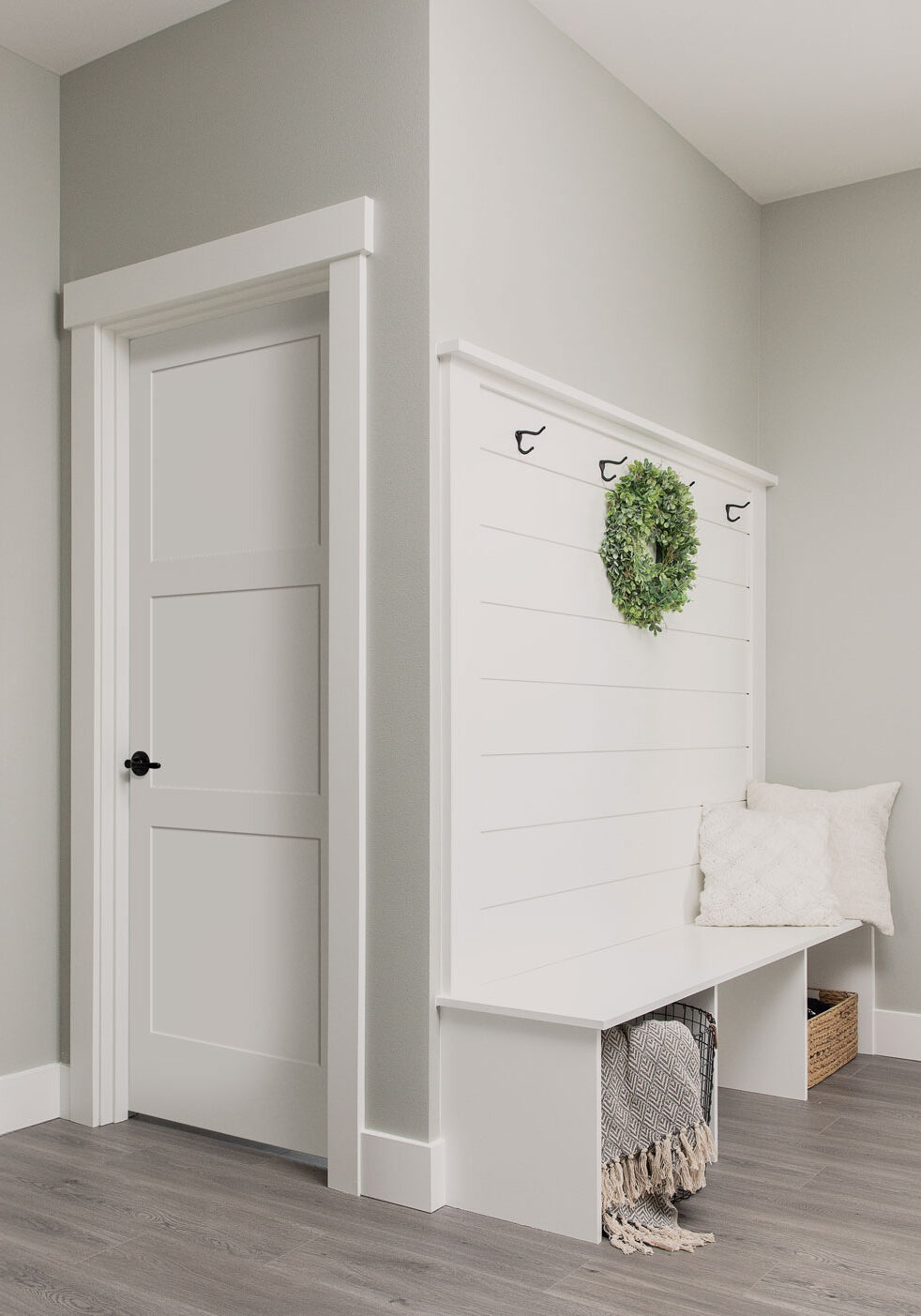 ADP_WS&R-8730-Primed-foyer